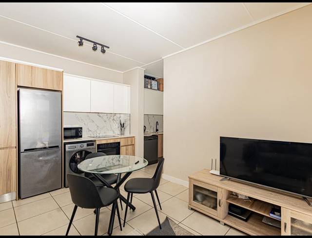 1 BEDROOM APARTMENT FOR SALE IN SANDOWN